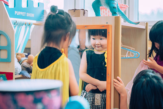 Kids building